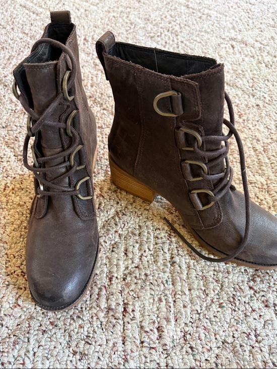 Sorel Shoes - Sorel Brown Lace-Up Ankle Boots with Stacked Heel